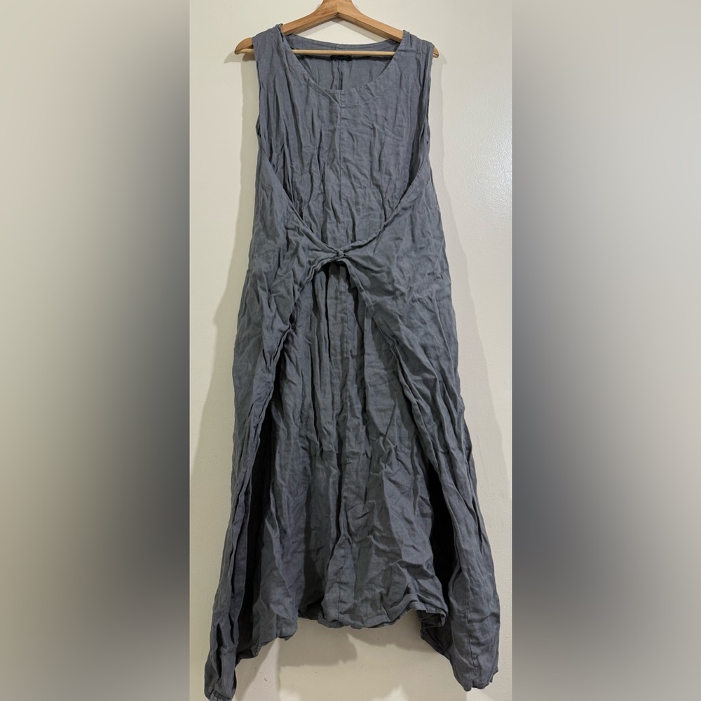 Sleeveless High-Low Dress with Front Knot in Gray